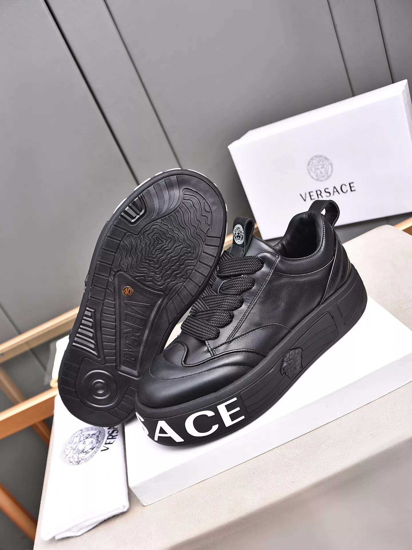 versace decontractees chaussures pour homme s_12746312